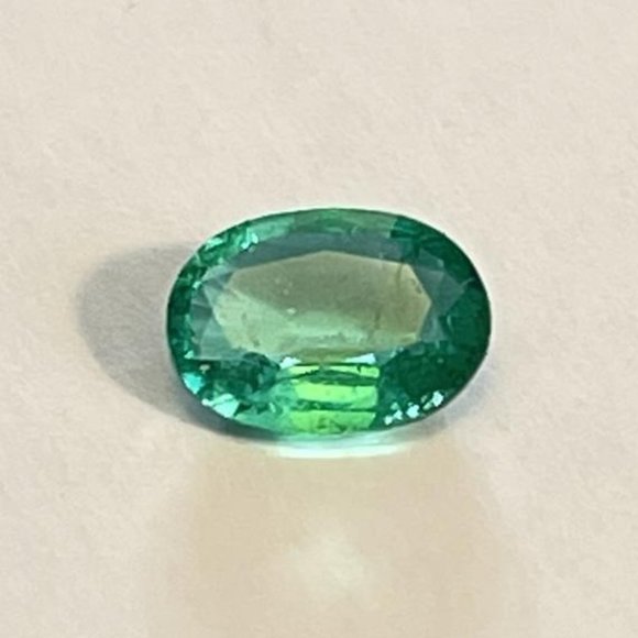 CUSTOMIZE JEWELS Jewelry - Excellent Vivid Natural Beryl Emerald 0.60 carats